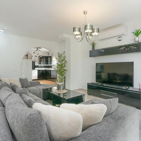 Presidential Suite Villamartin Plaza Av Brisas 67 Alicante Buitenkant foto